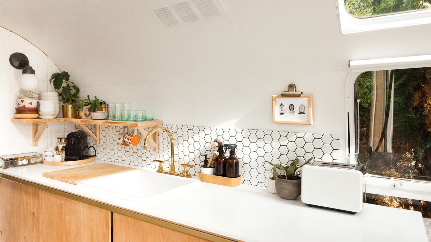 Products to Keep Area Around Kitchen Sink Clean and Organized ...