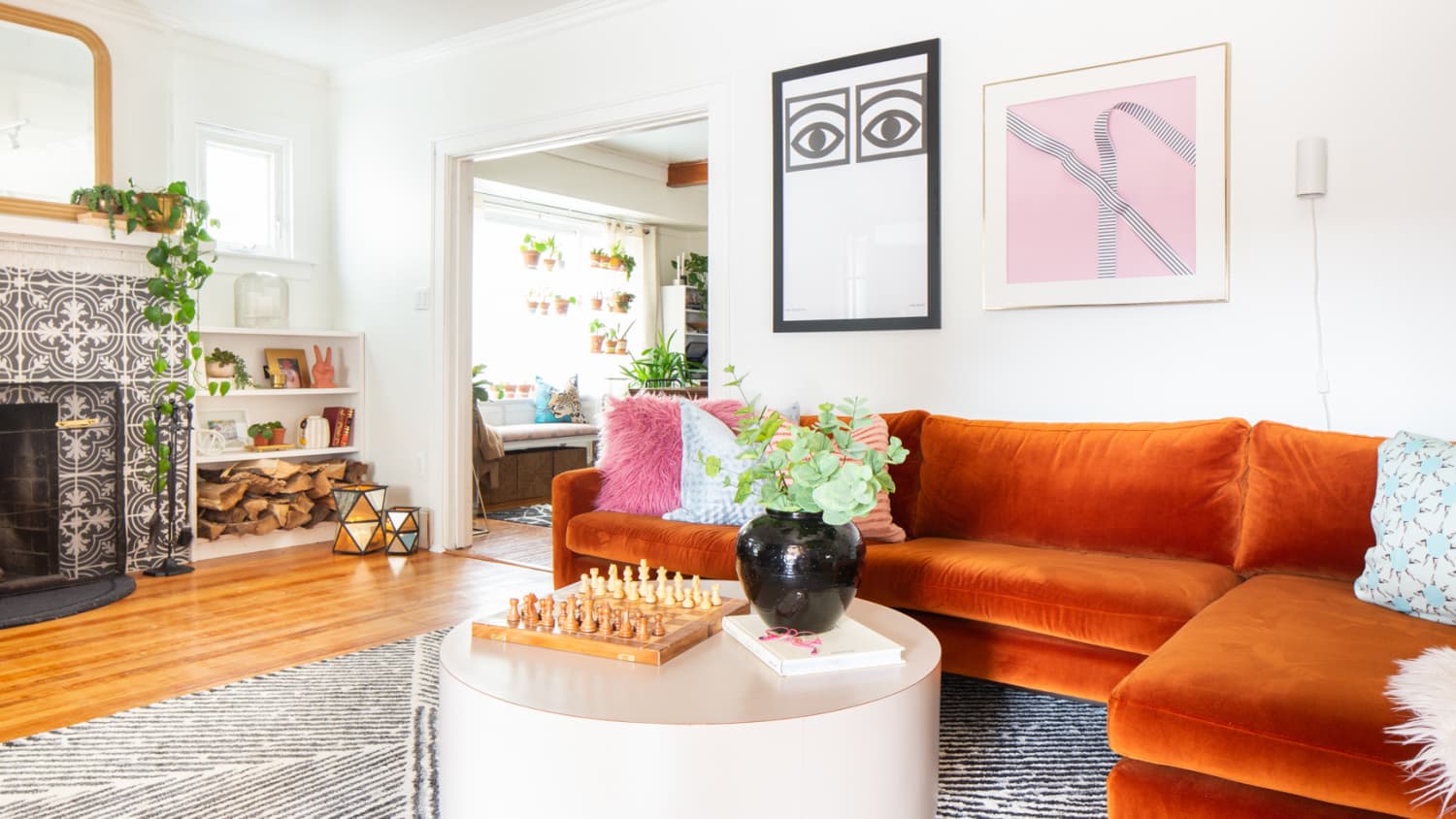 36 Bright and Stylish Orange Living Room Ideas to Elevate Your Space -  Style Zuri, image size:1500x844