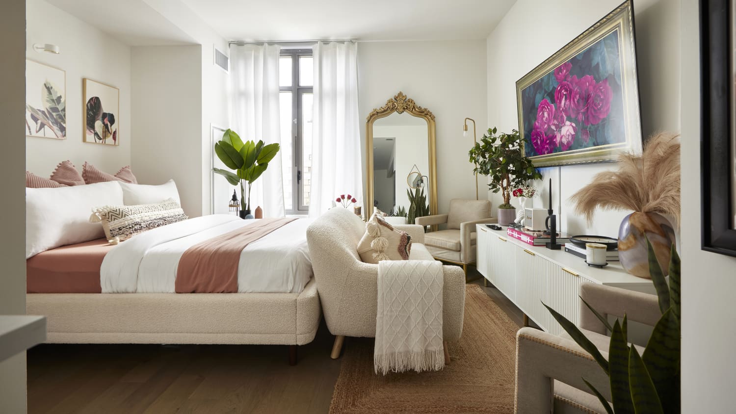 8 Bedroom Layout Ideas for Arranging Furniture | Apartment Therapy, image size:1500x844