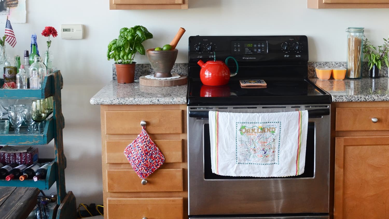 13 Kitchen Counter Decor Ideas You Should Totally Copy for Magazine-Worthy  Style
