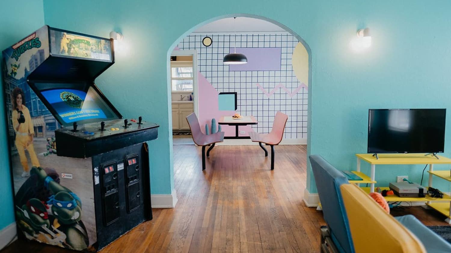 The Mcfly 80s Themed Airbnb In Dallas Texas Apartment Therapy