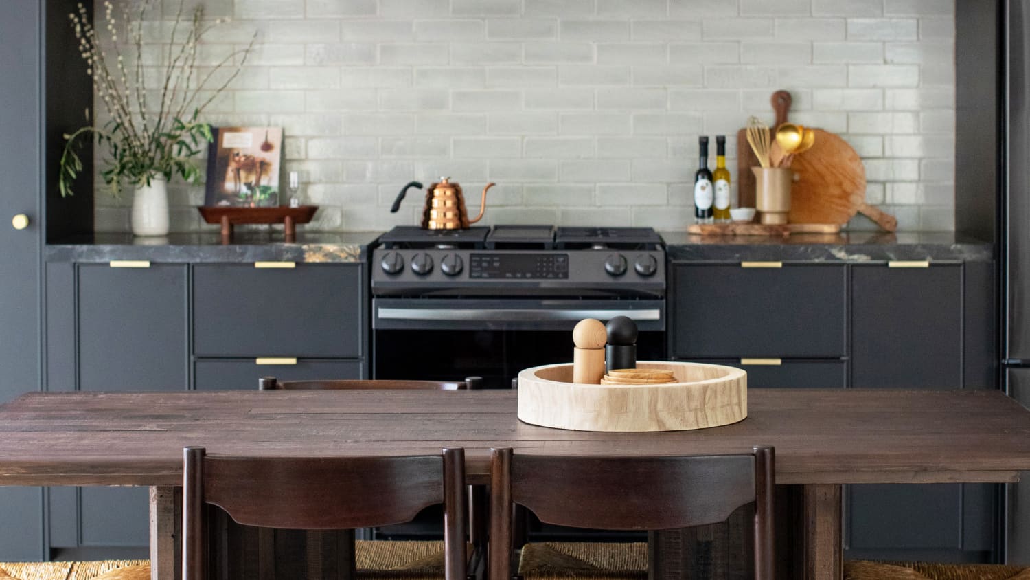 This Kitchen Layout Trick Might Save You Space and Money | Apartment Therapy, image size:1500x844