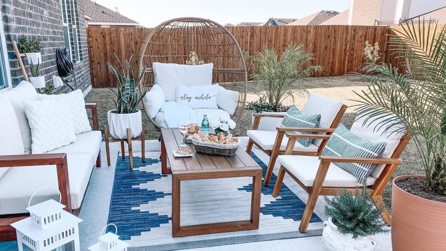 Outdoor condo patio furniture hot sale