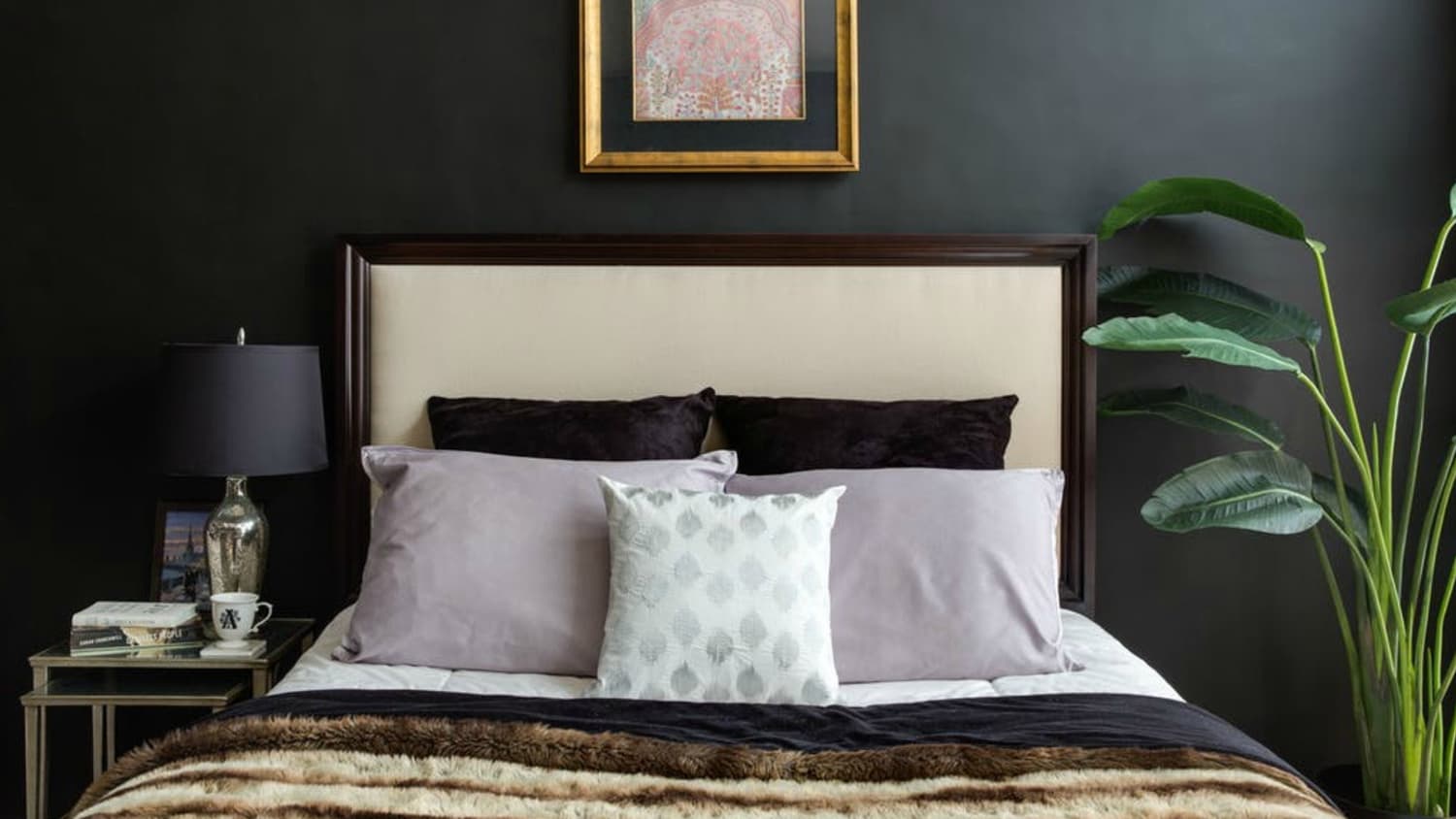 Pillows on bed ideas clearance