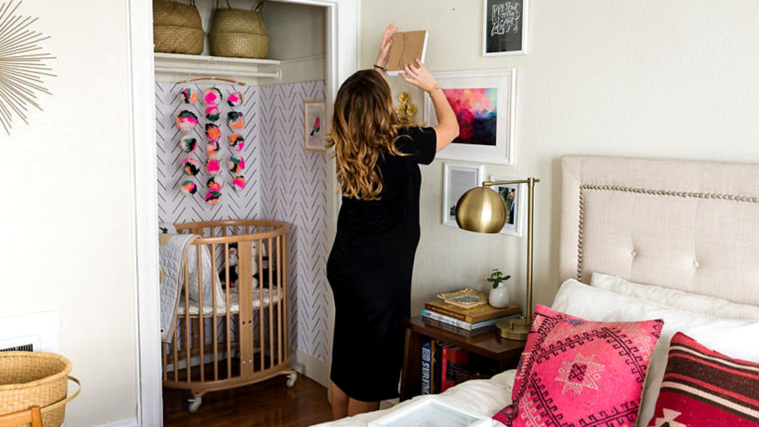 Cribs for small apartments best sale