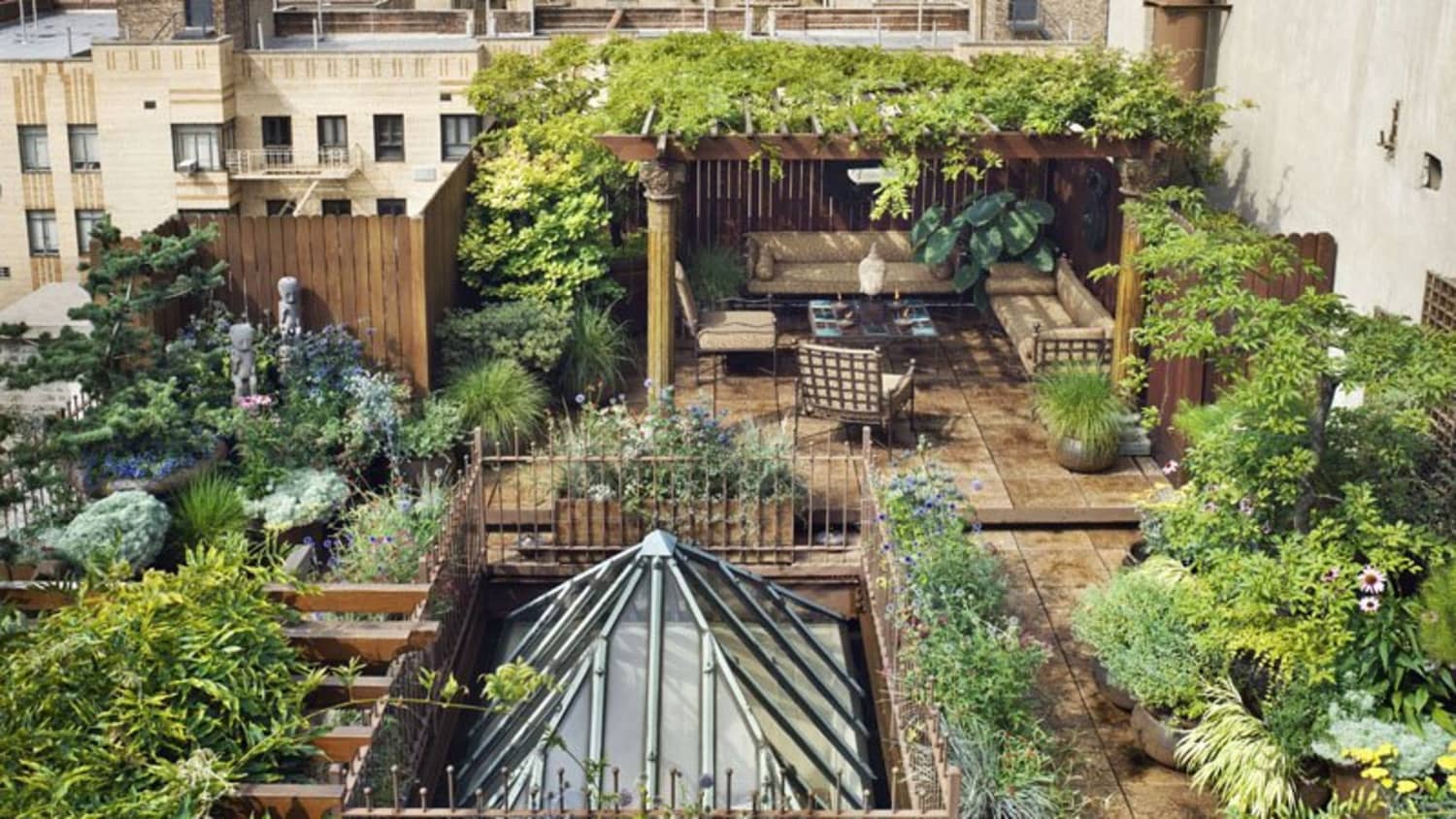 Terraces, Balconies, Roofgardens and… Sky Gardens: Rooftops, Balconies, and Terraces: Nielsen