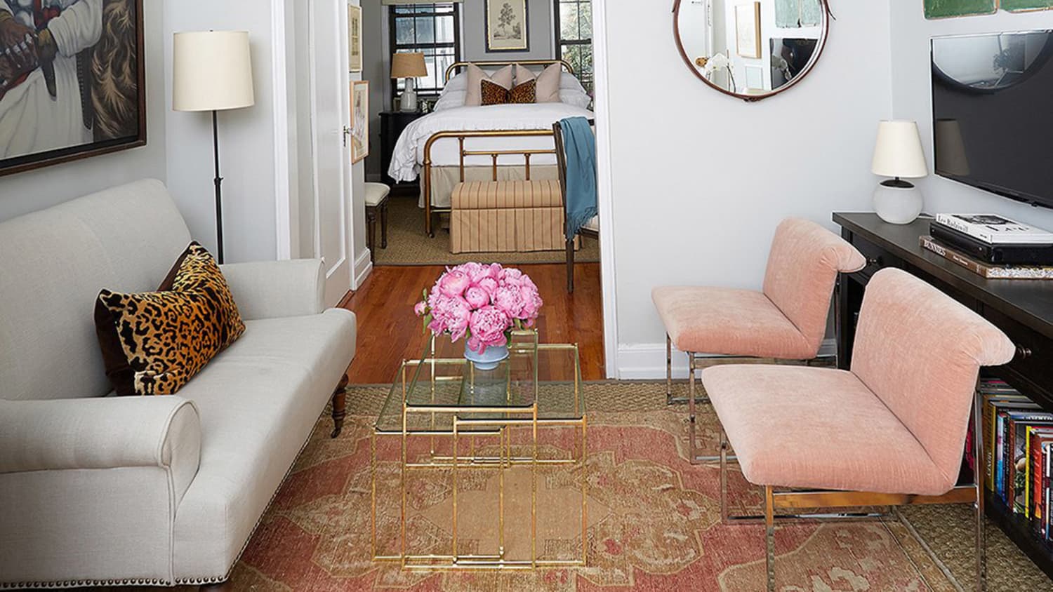 Ideas for Adding a Little Extra Seating to Your Small Living Room