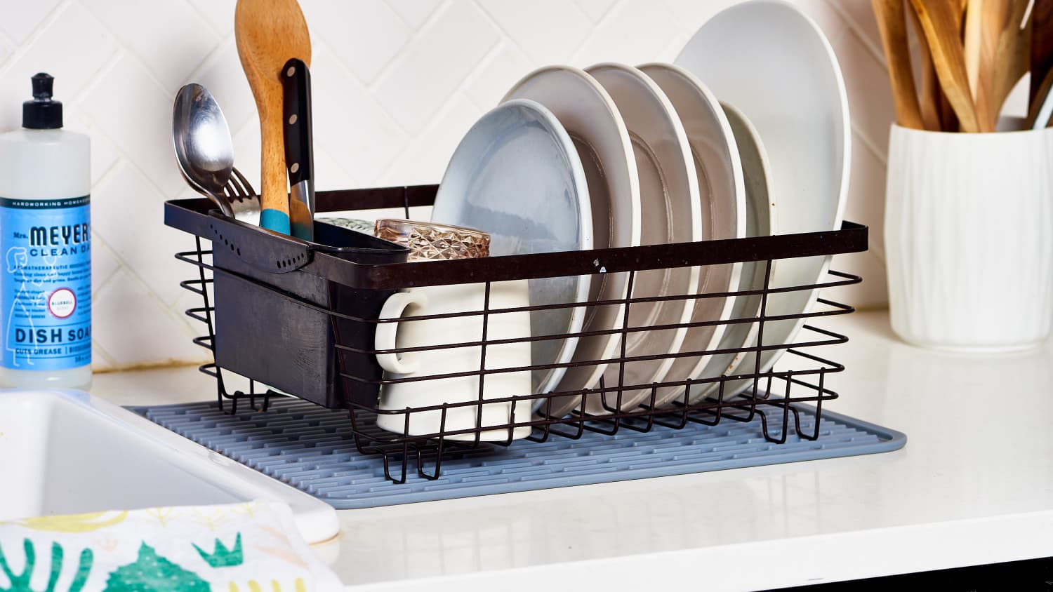 How and How Often You Should Clean Your Dish Rack Apartment
