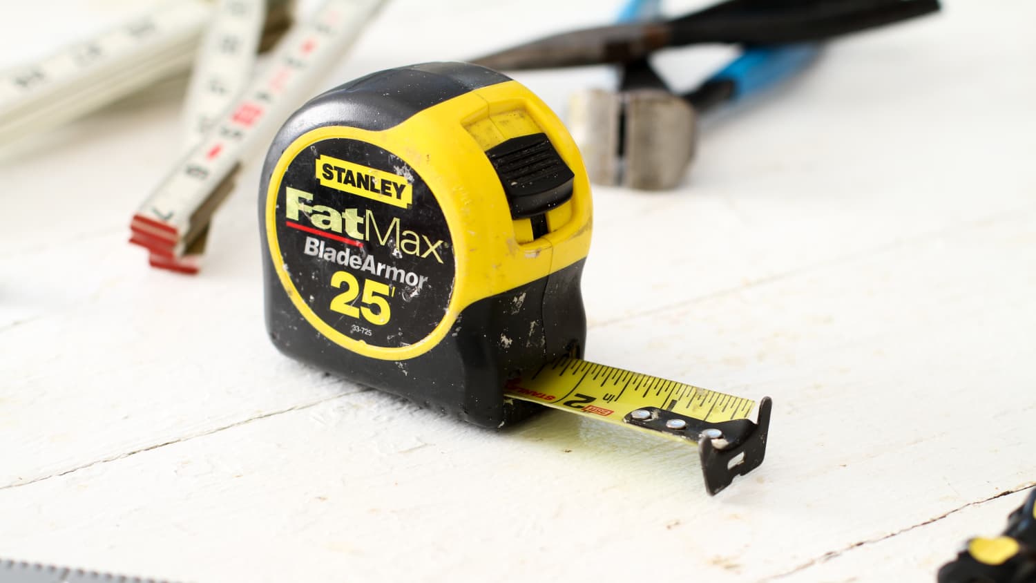 How to Use a Tape Measure to Measure Things Plus Additional