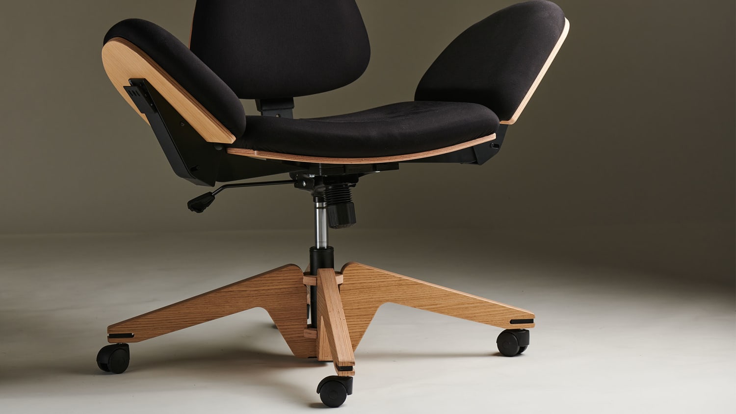 Be you shop chair kickstarter