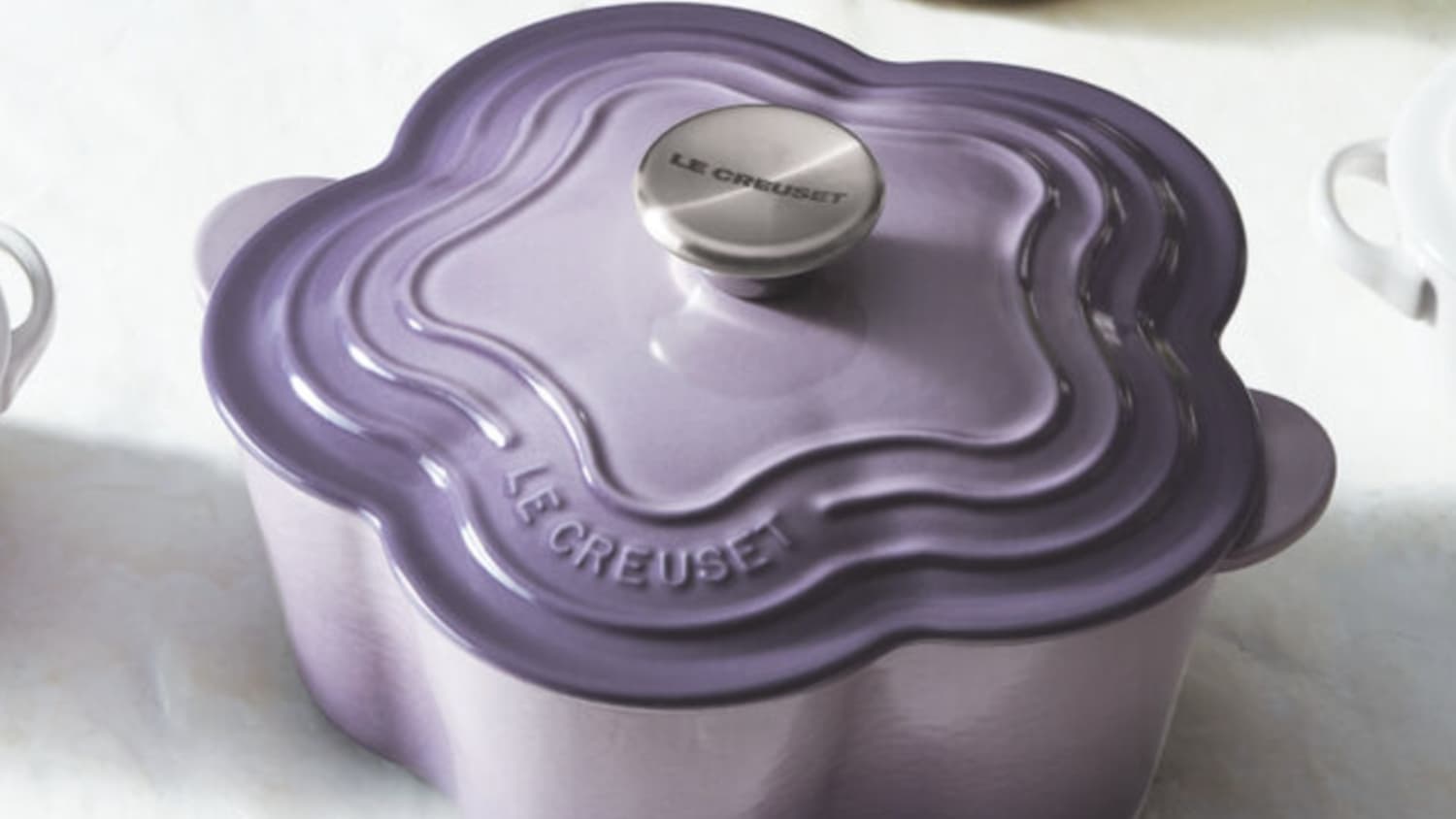 LE CREUSET ホーロー鍋 20cm パープル Le Creuset Flower Cocotte Sale March 2024: Save $60 | The Kitchn