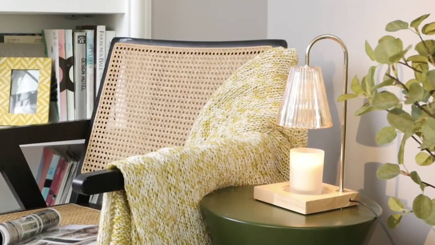 Candle top warmer lamp