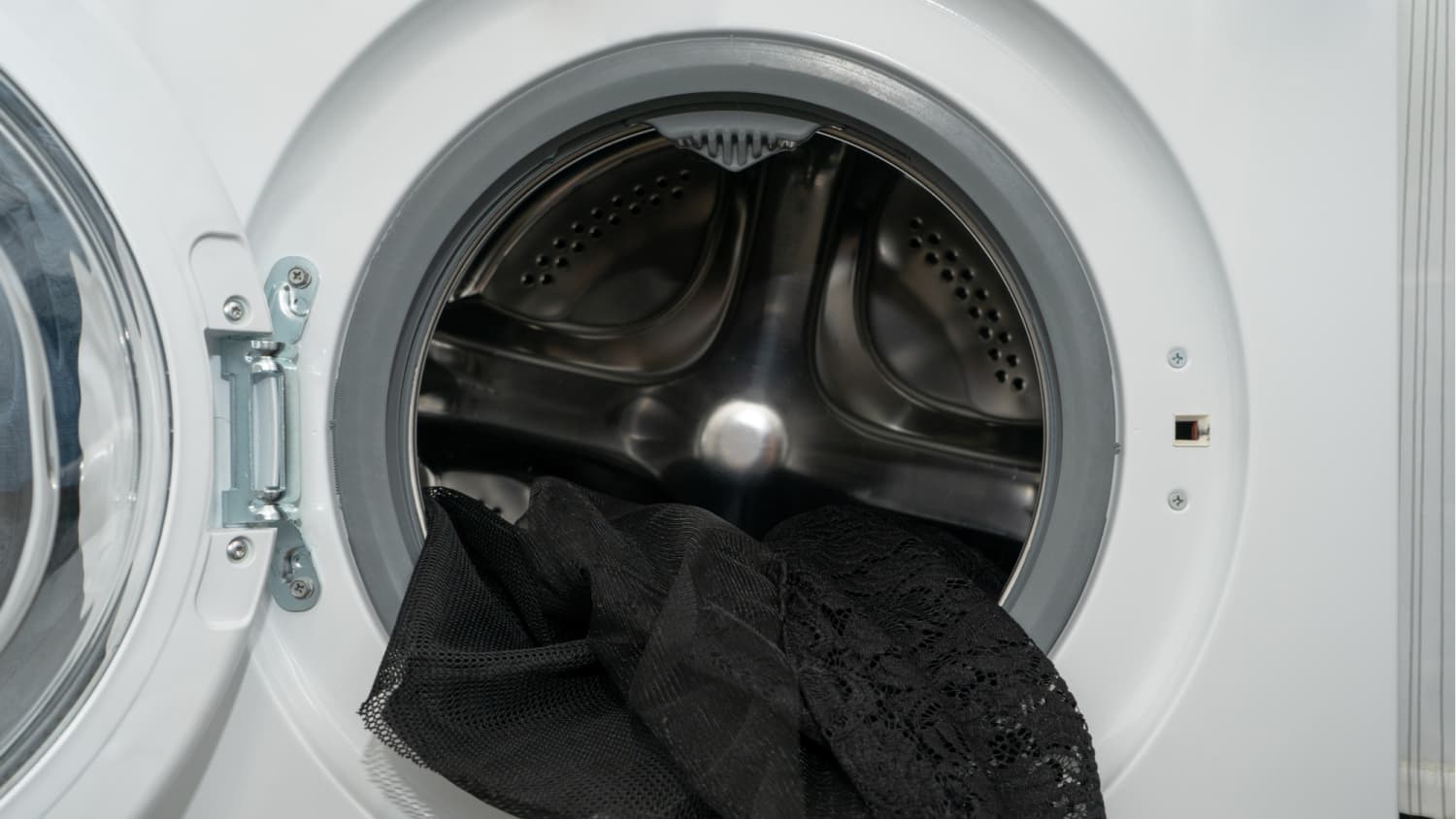 https://cdn.apartmenttherapy.info/image/upload/f_jpg,q_auto:eco,c_fill,g_auto,w_1500,ar_16:9/dry-clean-machine-wash