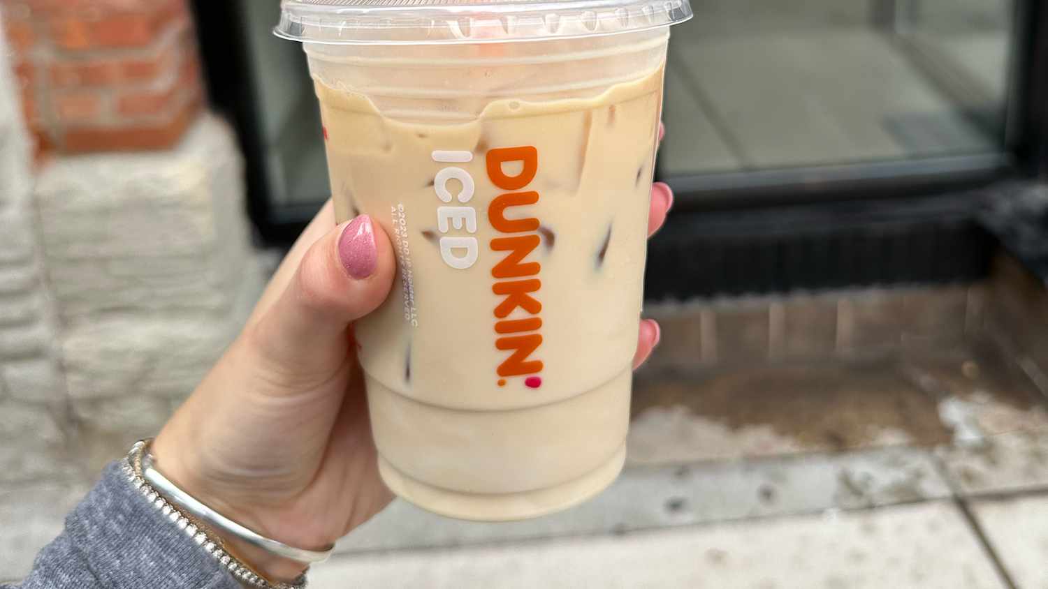 Dunkin Iced Latte: Ultimate Refreshment for Coffee Lovers