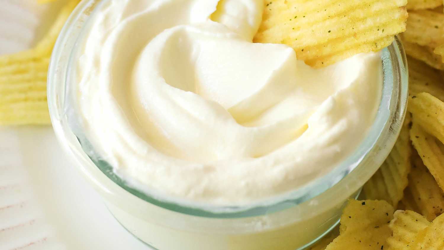 Homemade Sour Cream (Only 2 Ingredients!)