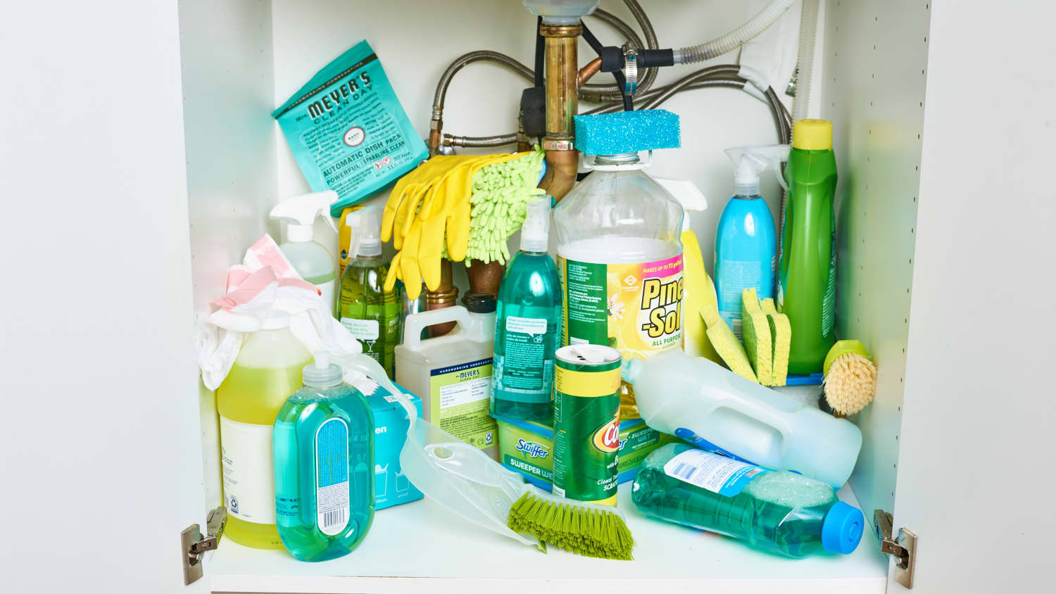 How to Organize Bathroom Cleaning Supplies