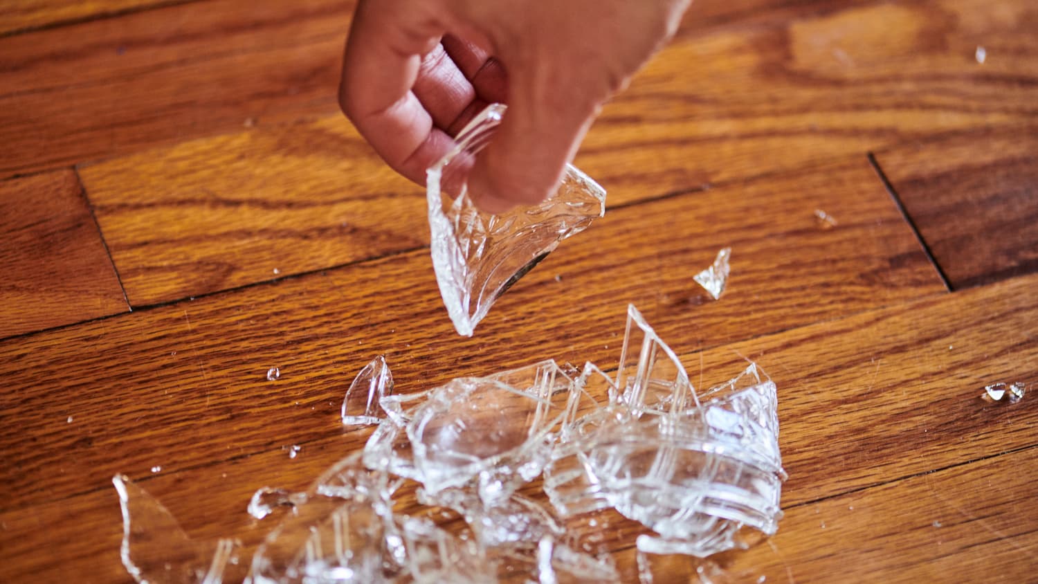 Como você pega fragmentos de vidro?