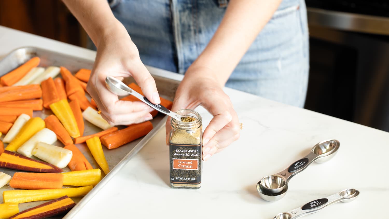 These Magnetic Dual-Sided Measuring Spoons Are Easy to Store ...