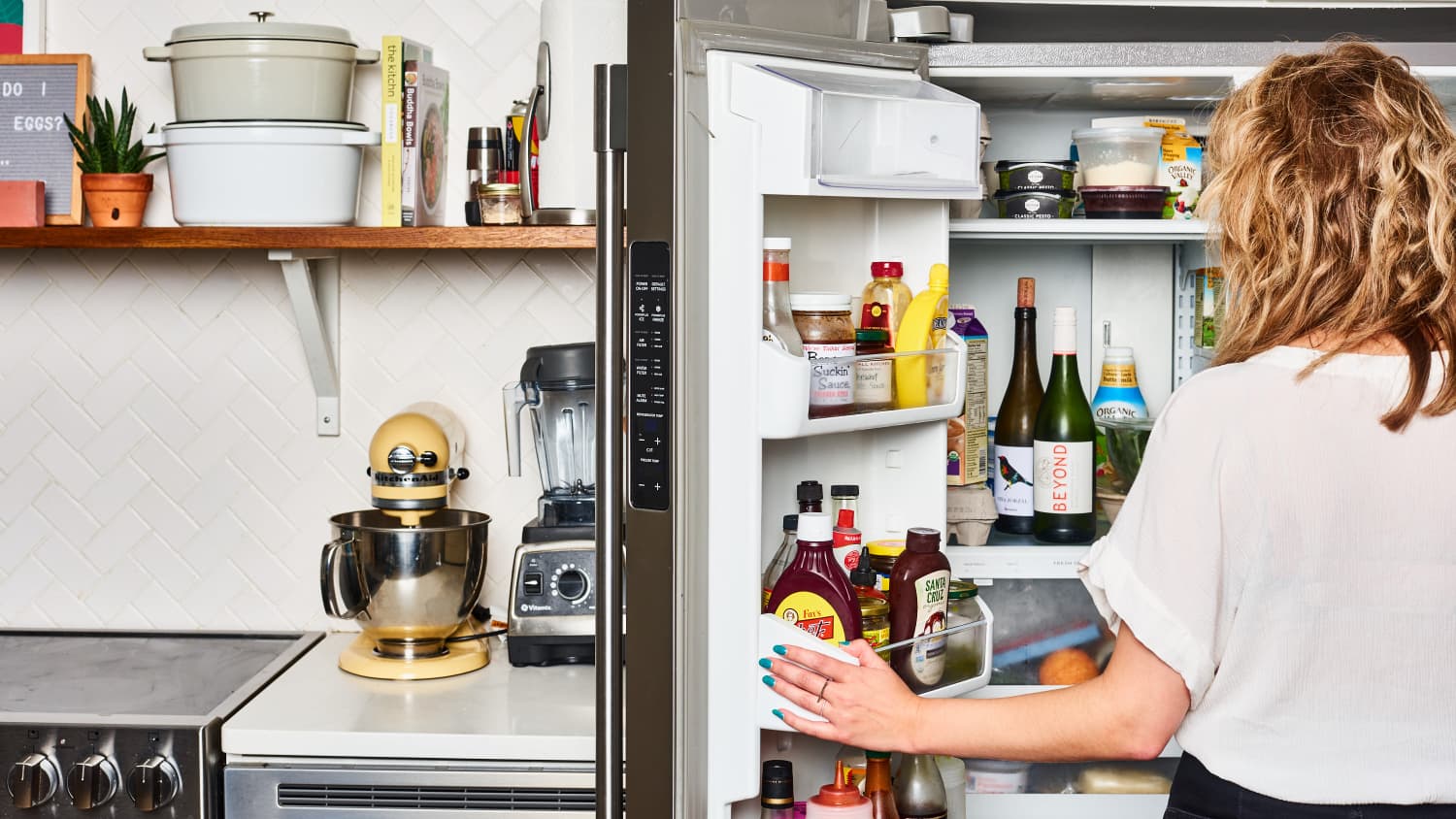Steps to achieving a professional organizer's fridge