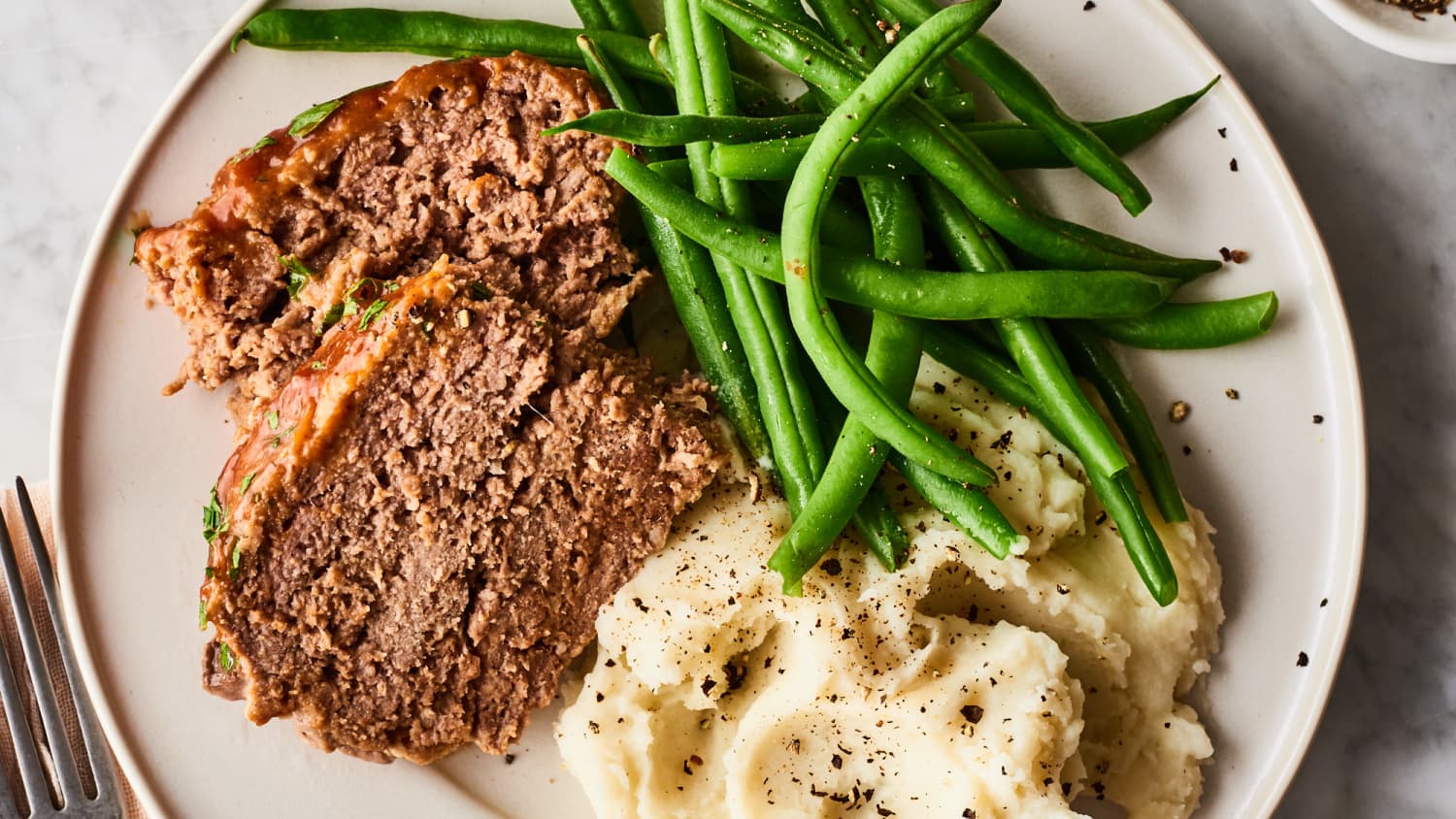 Crockpot Meatloaf Kitchn You can use ground beef, pork or turkey, or a mixture of different types of ground meats. crock pot meatloaf