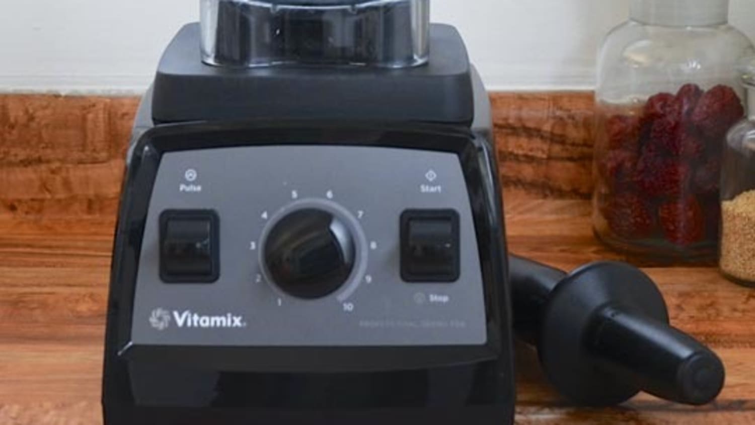 The Kitchn Reviews the Vitamix Professional Series 300 Blender 