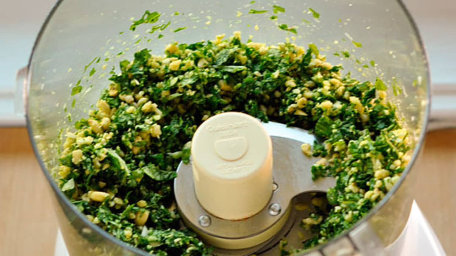 Shredding blade food processor