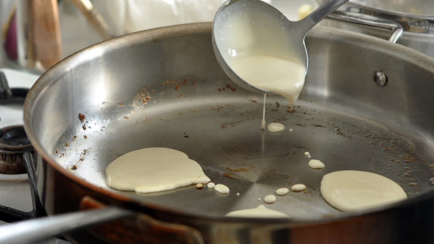 How Can I Cook Pancakes and Eggs in a Stainless Steel Pan?