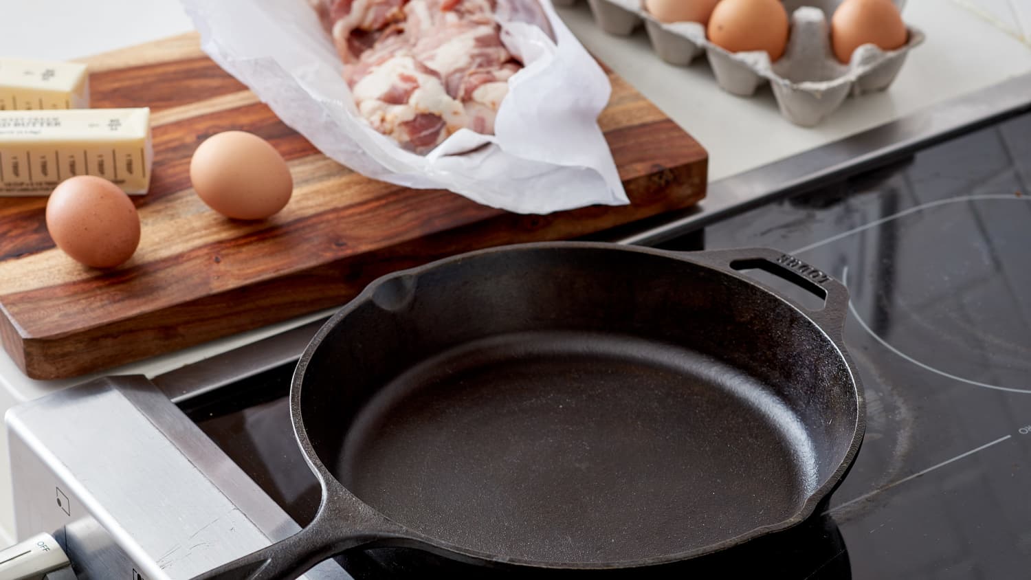 Here's How To Stop Eggs From Sticking To Your Cast Iron Skillet
