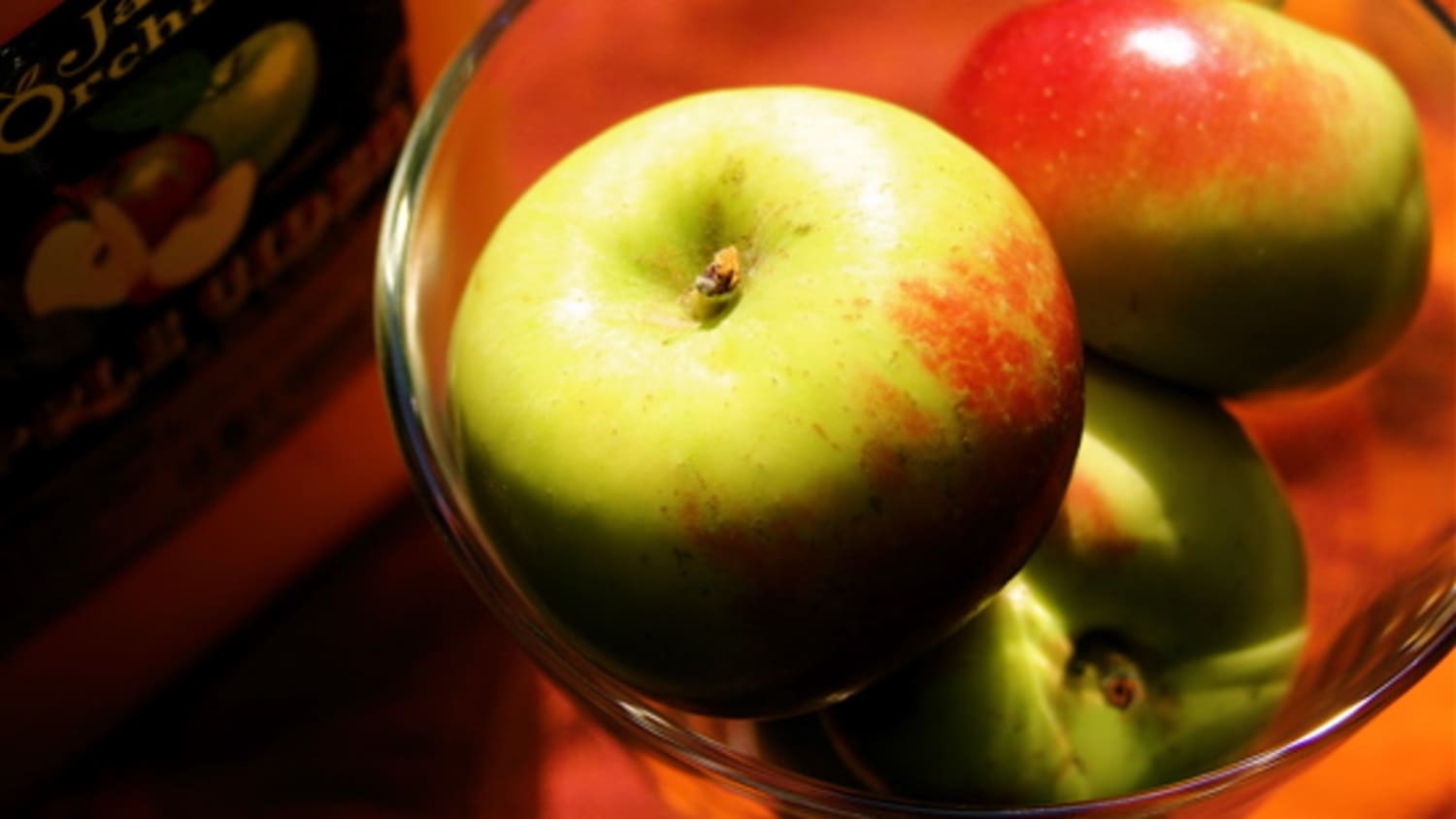 Apple cider không chỉ là một thức uống giúp giảm cân mà còn có nhiều lợi ích về sức khỏe. Đặc biệt, nó còn giúp tăng cường hệ miễn dịch và giảm nguy cơ mắc các bệnh mãn tính. Tìm hiểu thêm về apple cider qua hình ảnh.