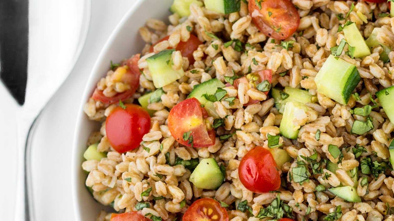 Recipe Summer Farro Salad With Tomatoes Cucumbers Basil Kitchn