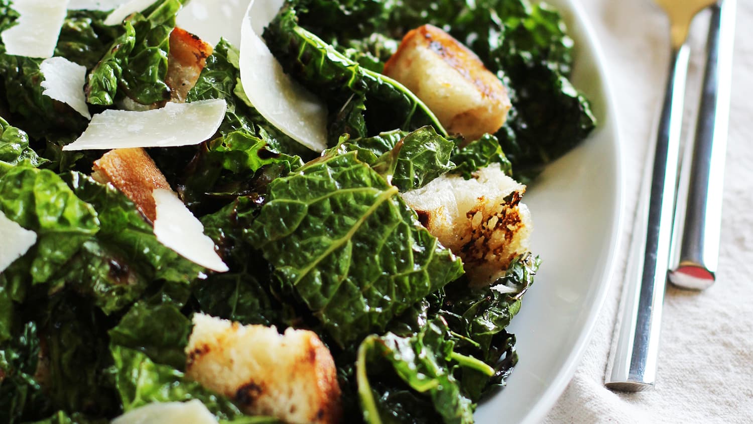 Recipe Garlicky Grilled Kale Salad With Grilled Bread Kitchn
