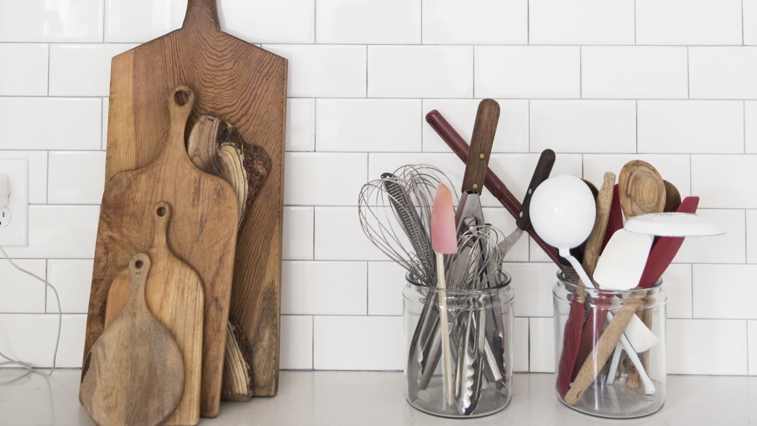 10 Essential Tools You Need in Your Travel Kitchen Kit