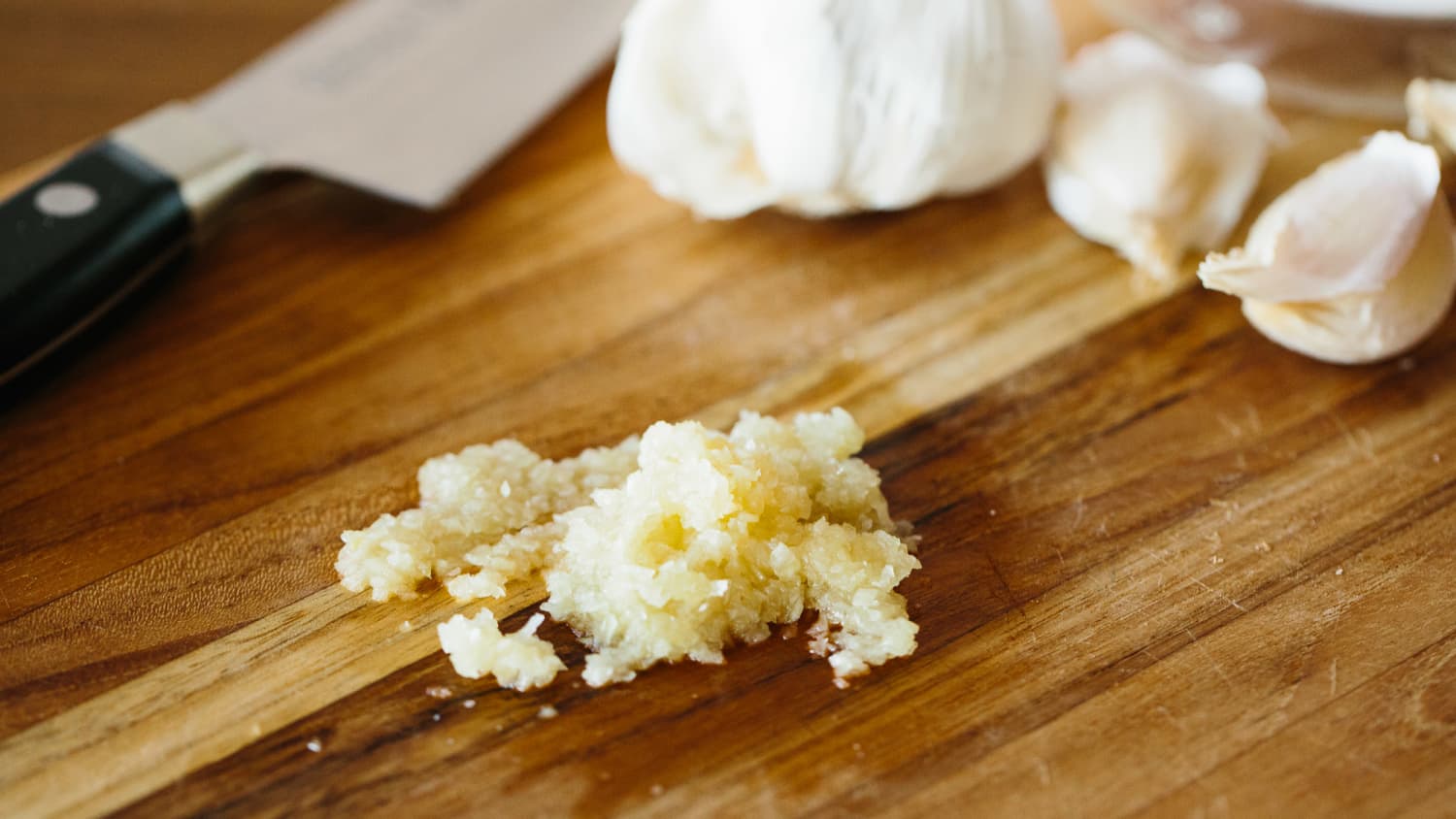 How To Make Garlic Paste With Just Salt And A Knife Kitchn