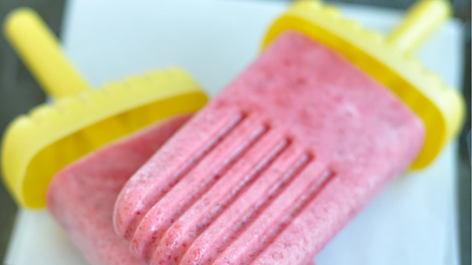 Strawberry-Yogurt Popsicles - Love Bakes Good Cakes