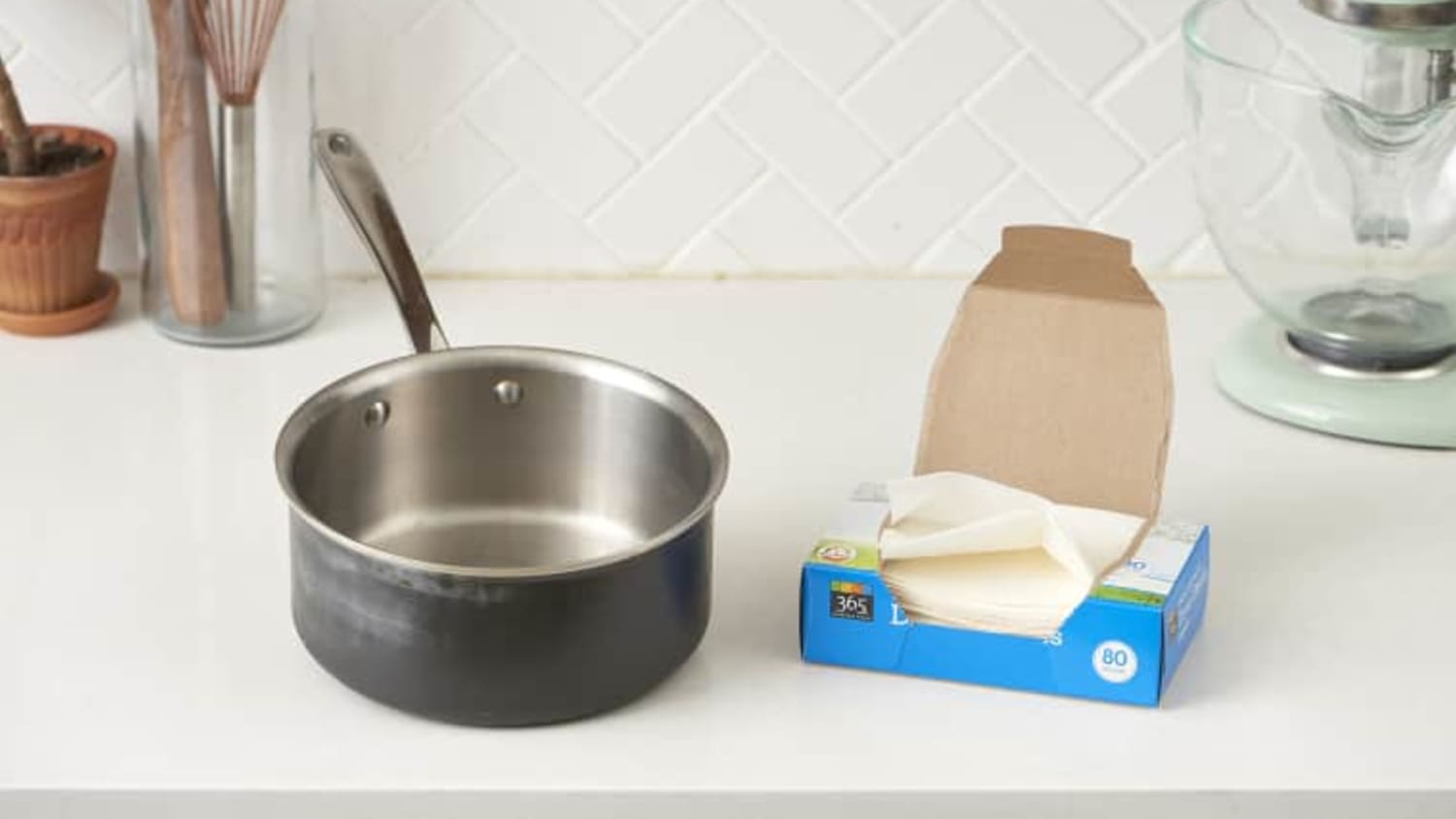 Dryer sheets can be used to clean your ceramic pan