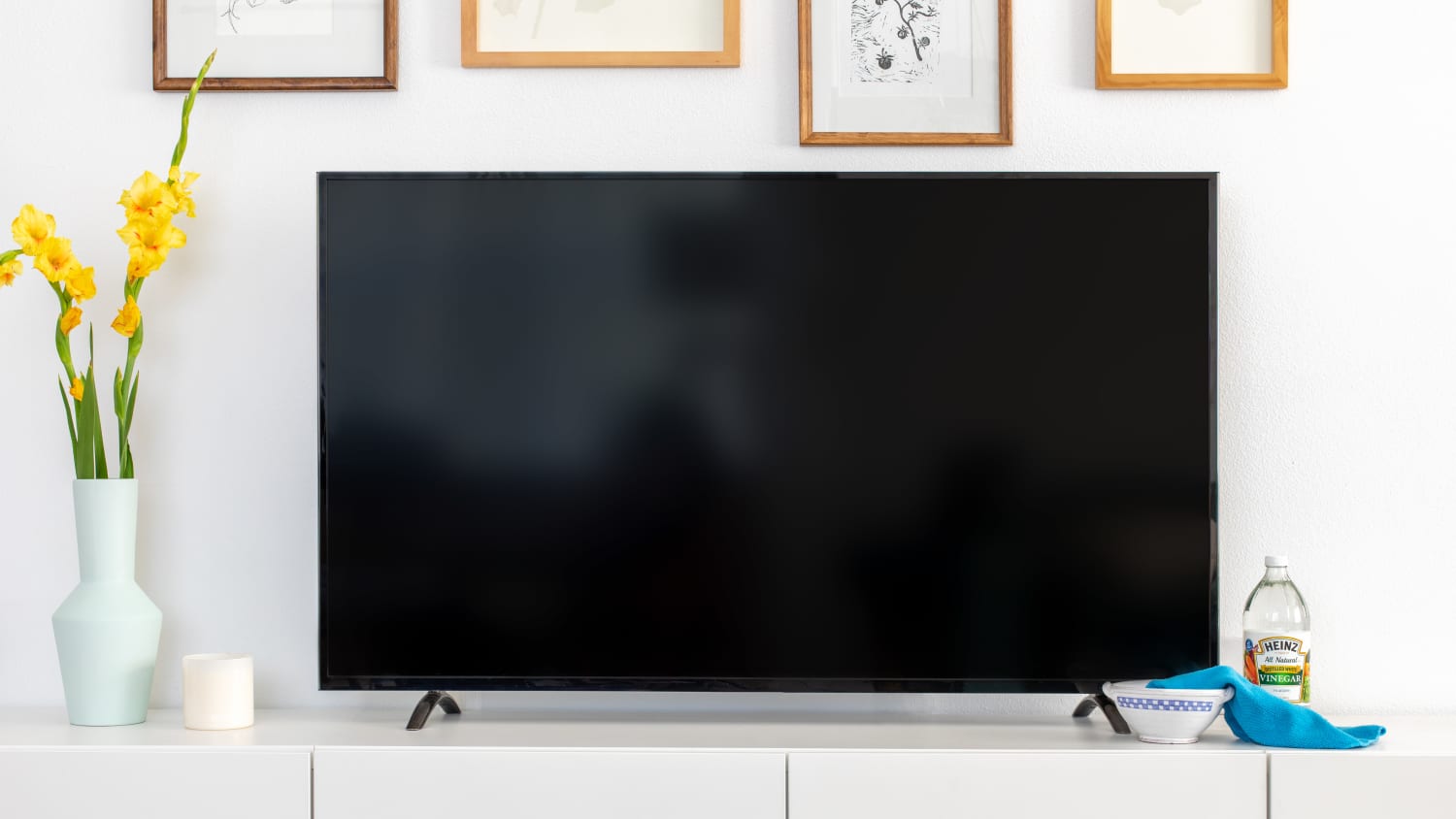 How to clean a flat screen tv discount