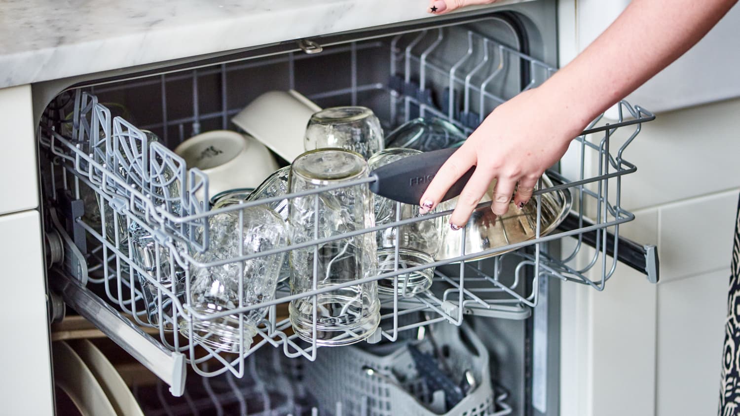 Dishwasher for shop rental property