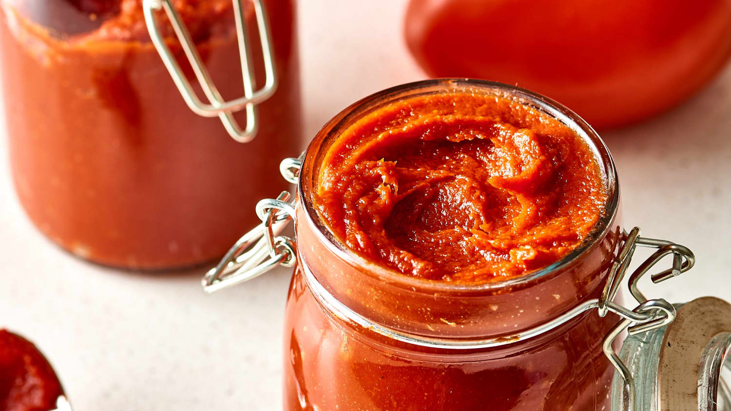 Tomato paste on sale in chili