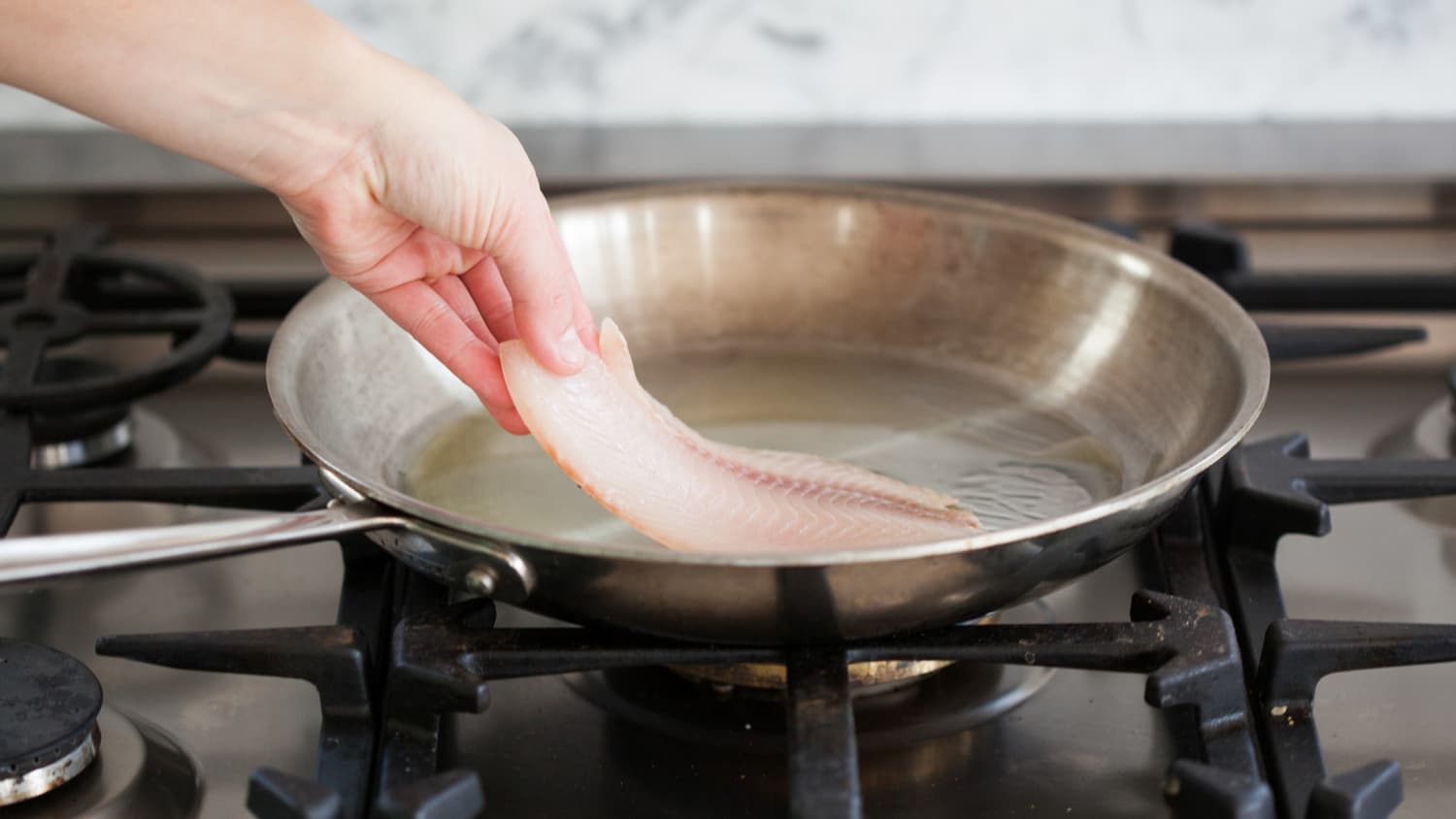 Deep saute pan deals