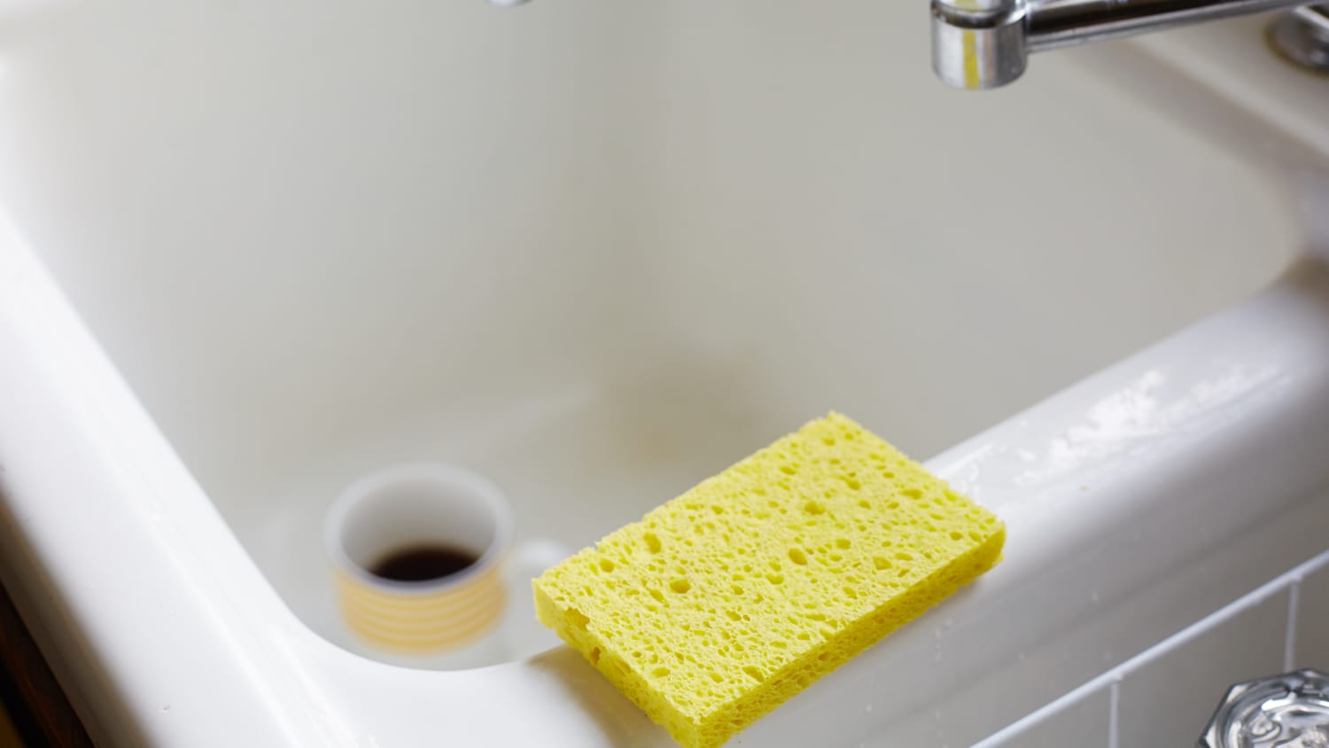 Microwave hot sale sponge myth
