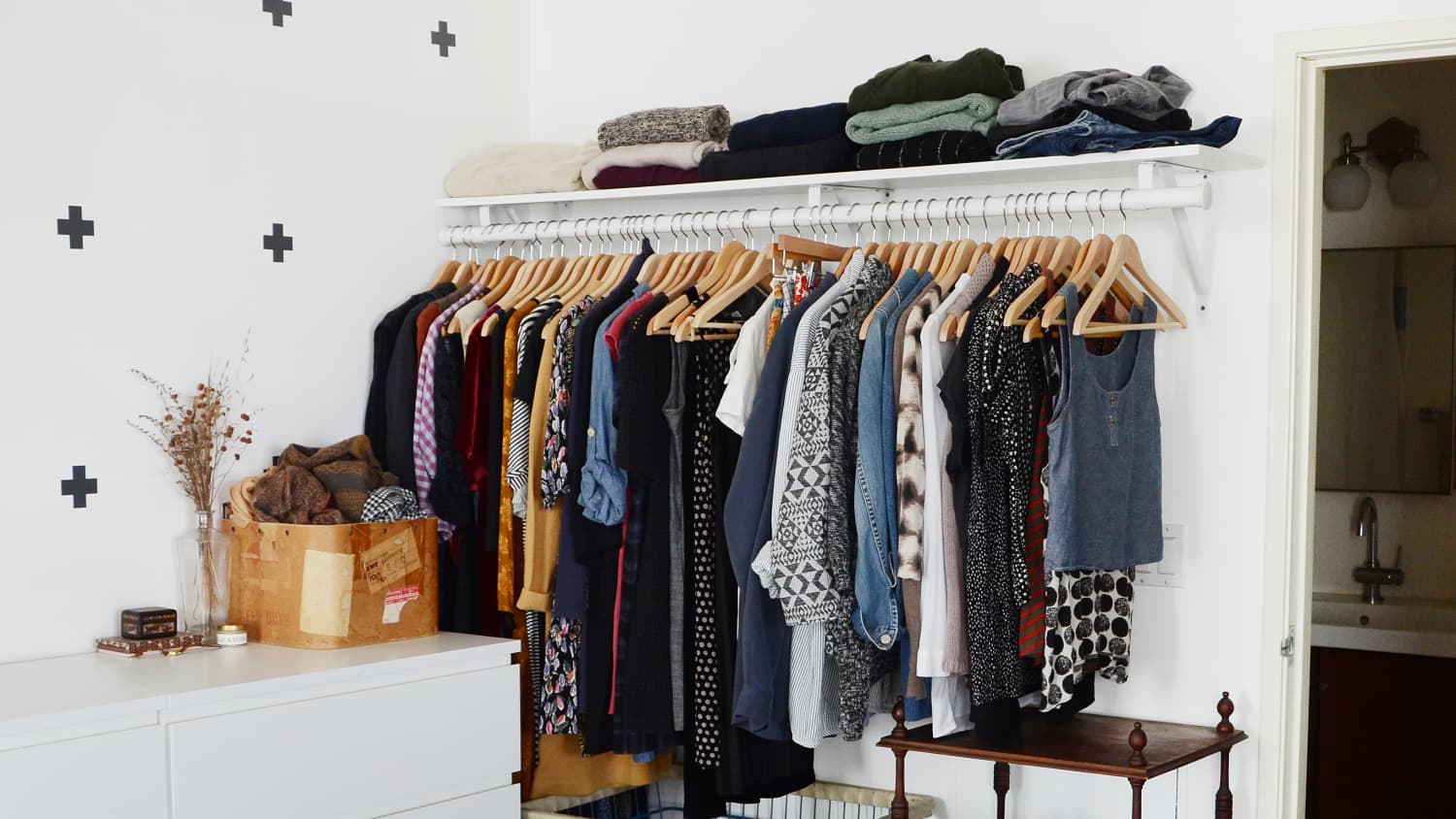 How to Hang Jeans in the Closet (9 Easy Methods)