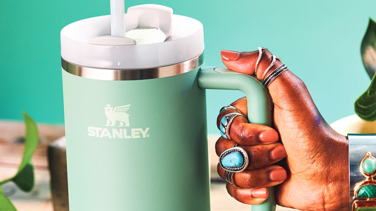 Stanley Quencher H2.0 FlowState Stainless Steel Vacuum Insulated Tumbler  with Lid and Straw for Water, Iced Tea or Coffee, Smoothie and More,  Tigerlily, 30 oz : : Home