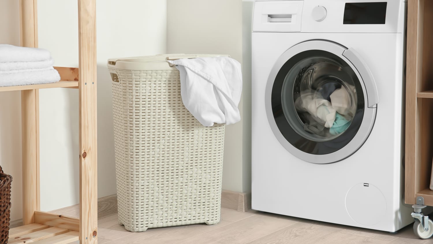 how long can you leave laundry in the washer