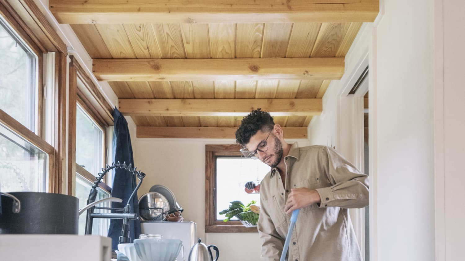 Best Kitchen Broom - Casabella Broom Review | Kitchn
