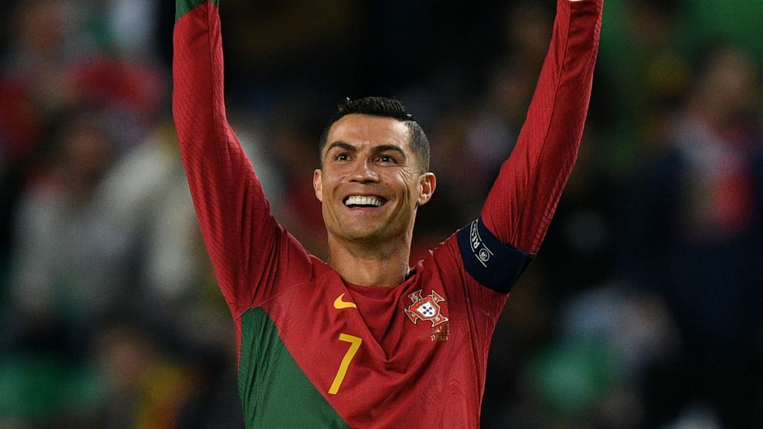 Cristiano Ronaldo's Manchester Mansion Is Up for Sale Amid Move to Saudi  Arabia