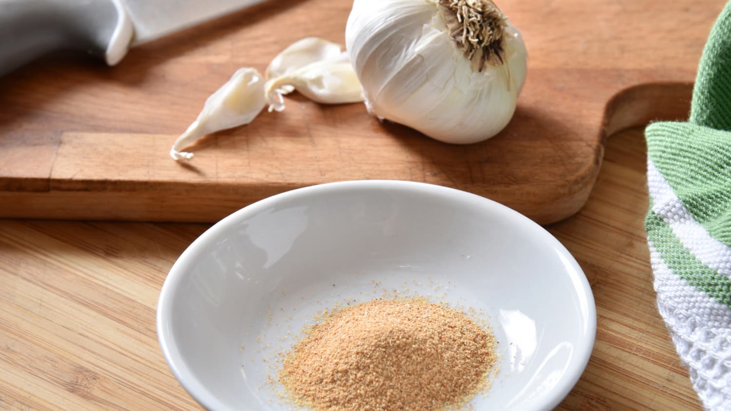 Granulated Garlic vs. Garlic Powder: What's the Difference?