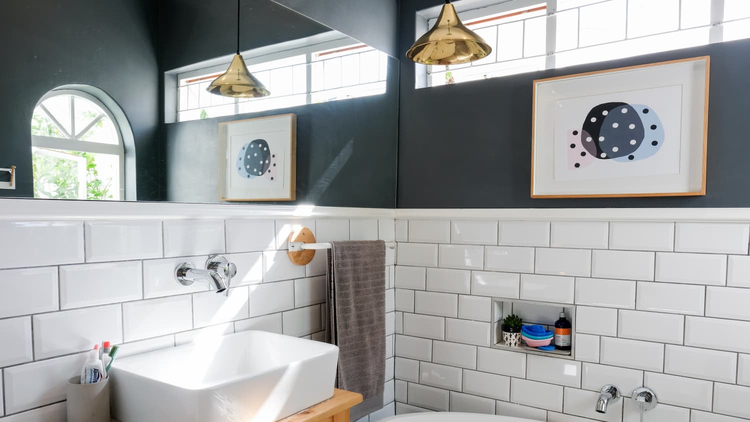A black toilet? This unconventional choice is a bathroom trend
