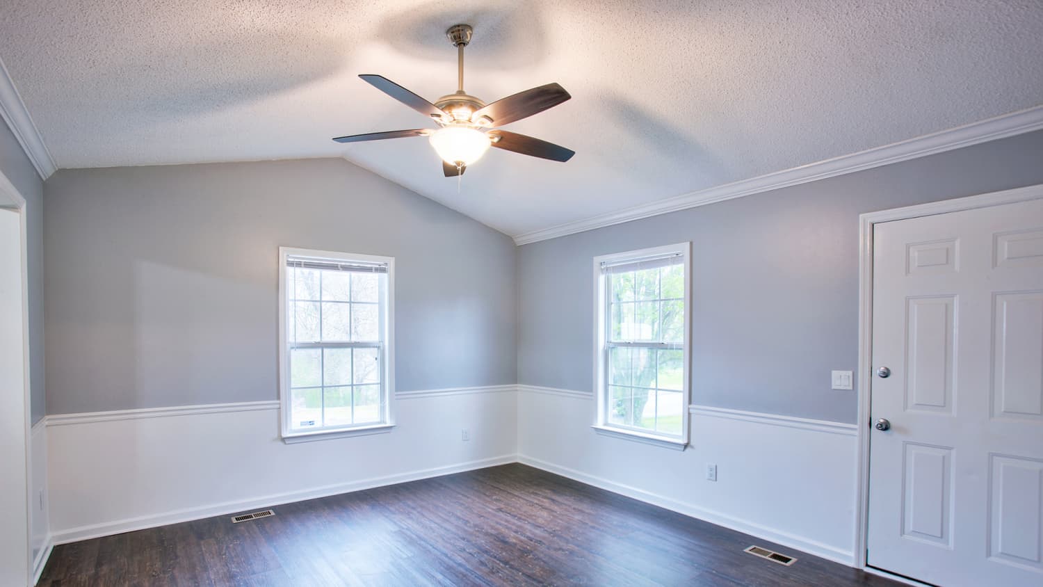 How To Paint A Popcorn Ceiling Apartment Therapy