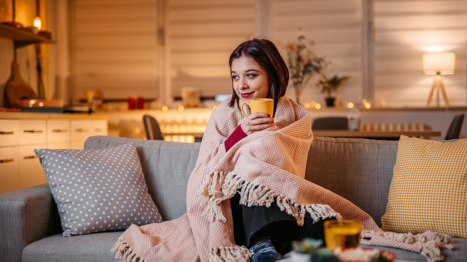 How to Pick the Perfect Blanket Size to Keep You Warm This Winter