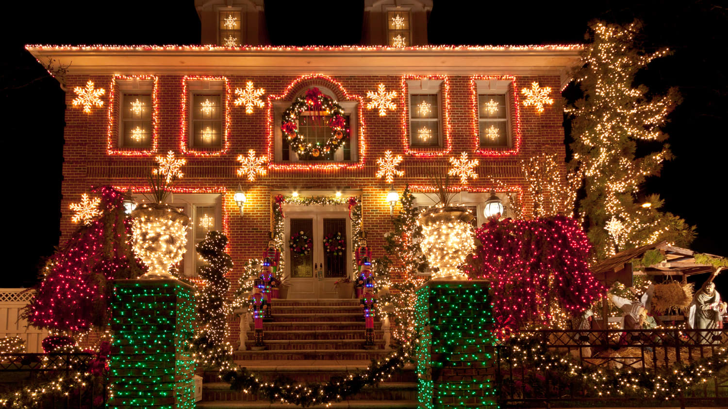 23 Wonderful Outdoor Christmas Decoration Ideas LoveToKnow atelier